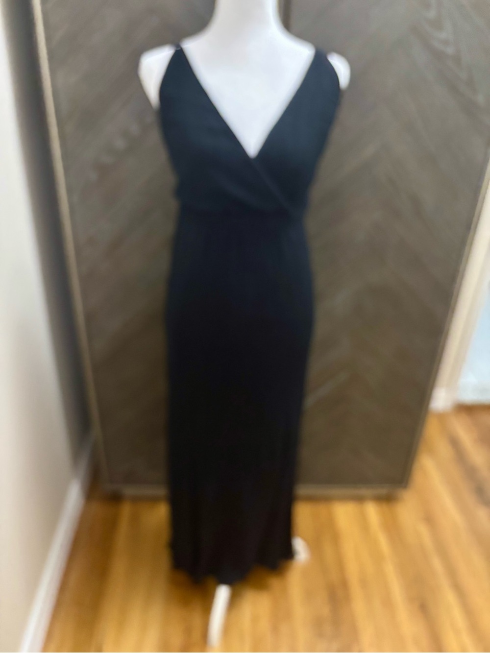 Forever 21 Black Sleeveless V-Neck Maxi Dress